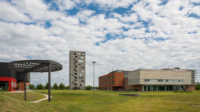 Universidad Siglo 21 ofrece becas y cursos gratuitos