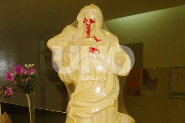Conmoción en la localidad santafesina de Salto Grande por una Virgen que llora sangre