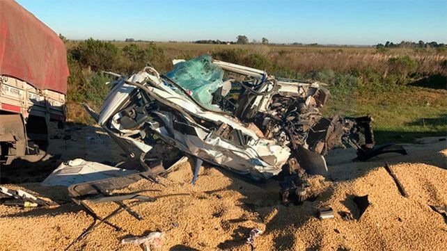 Impactante choque entre tres camiones en la autopista Rosario-Santa Fe