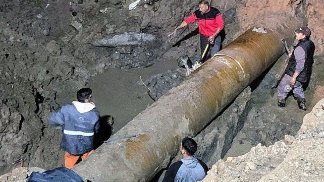 Se restableció el servicio de agua potable en la zona este