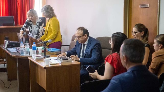 La defensa del acusado de violar y matar a Lucía Pérez dice que no existió delito y pidió absolución. El fiscal pidió perpetua y señaló a partícipe secundario