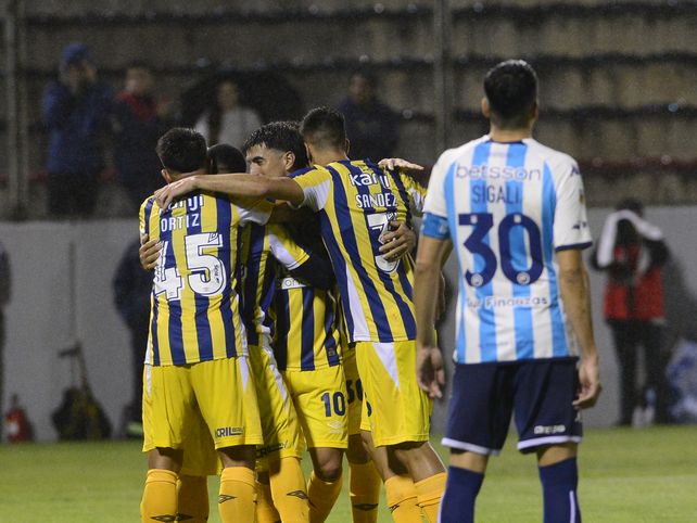Por cuartos de final, Central tuvo que ir a Salta para medir fuerzas con Racing. El Canalla pasó por penales.