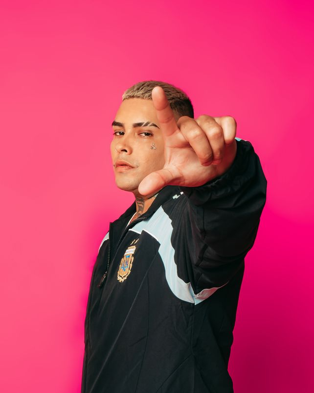 “Es una locura ser el primer argentino” elegido por Amazon Music para esta iniciativa destinada a artistas locales, dijo el artista nacido bajo el nombre de Simón Natanael Alvarenga.