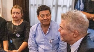 Graciela, Silvino y el abogado patrocinante, Fernando Burlando, durante la jornada en el tribunal de Dolores