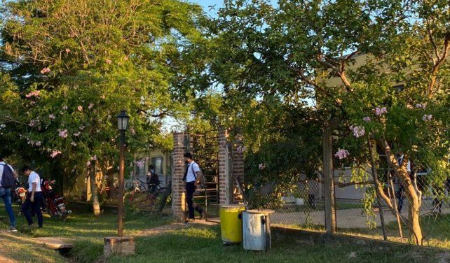 La docente trabajaba en la escuela Nº 563 de Colonia Carlos Pellegrini.