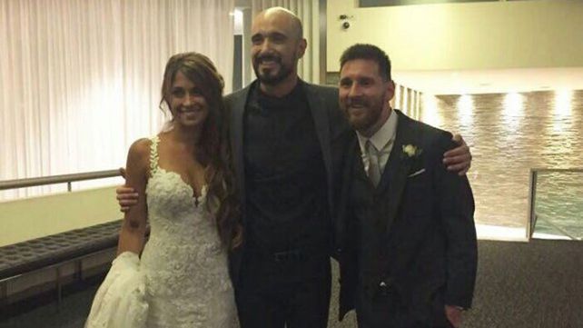 Abel Pintos, el regalo sorpresa de Messi a Antonela en su casamiento