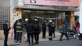 Bomberos Zapadores formaron parte del operativo en la escuela secundaria Leónidas Gambartes.