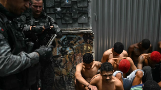 Río de Janeiro: al menos 64 muertos entre narcos y policías en un megaoperativo en las favelas
