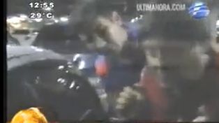 Un funcionario paraguayo se trag&oacute; un cheque al ser capturado in fraganti