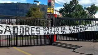 La polémica bandera que apareció en Colón tras la derrota en Sarandí