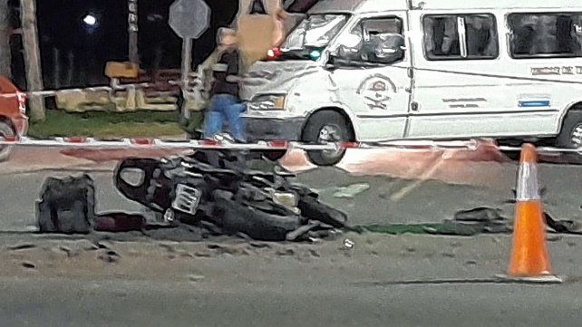 La moto se trasladaba en el mismo sentido que la camioneta.