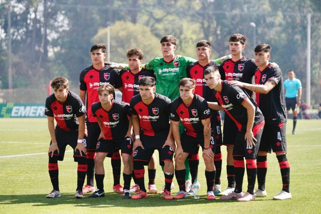 El clásico de la reserva fue para Newells con goleada y jugadores de primera apoyando