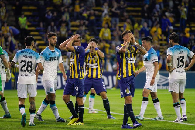 No lo pueden creer. Barbieri, Ruben y Sández se lamentan por una situación malograda por Central. 