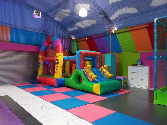 Cómo son los cumpleaños infantiles gasoleros que trajo la crisis