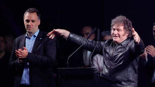 Javier Milei y Manuel Adorni definen la salida de la Jefatura de Gabinete