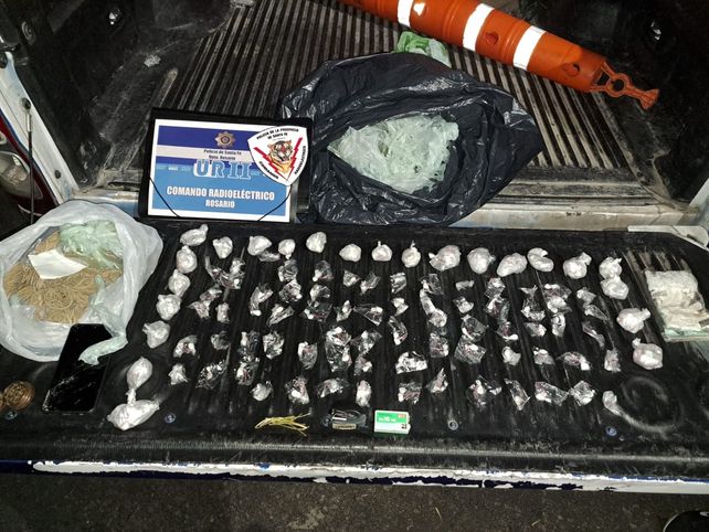 Narcomenudeo: una joven y un hombre fueron detenidos con 160 gramos de cocaína dividida en 300&nbsp; 