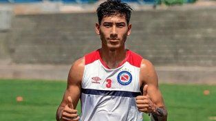 River sigue de cerca a Román Vega