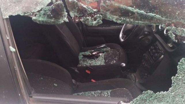 Piedrazos a tres automovilistas en uno de los ingresos a la ciudad de Santa Fe