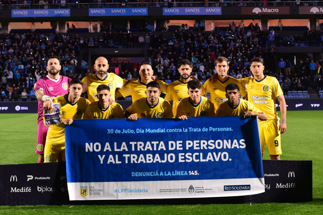 El plantel de Central posando antes del partido.