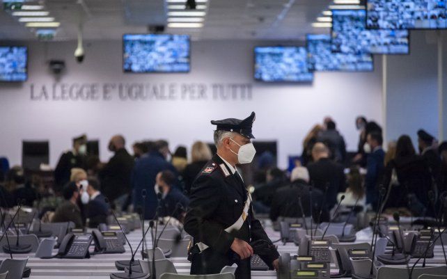 Una vista de un búnker especialmente construido para el maxi-juicio que se lleva a cabo contra más de 300 acusados del sindicato del crimen 