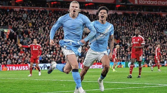 Manchester City ganó de forma agónica y mantiene la ilusión de pelearle el título a Arsenal.