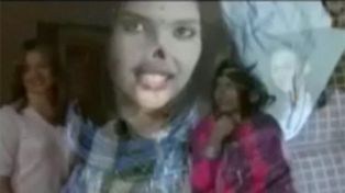 Aisha, la chica afgana mutilada por su esposo, recuper&oacute; su nariz y su sonrisa. (Video)