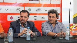 El intendente de Santo Tomé, Weiss Ackerley, encabezó la presentación del Santoto Open.
