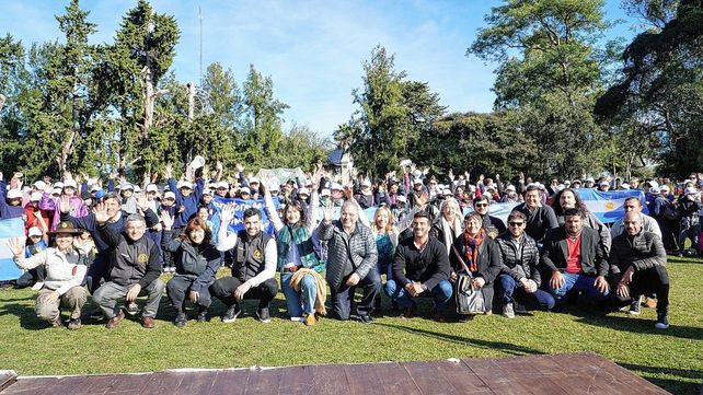 Objetivo. Promover el compromiso ambiental del personal docente y alumnado en la construcción de prácticas transformadoras vinculadas a la educación ambiental.