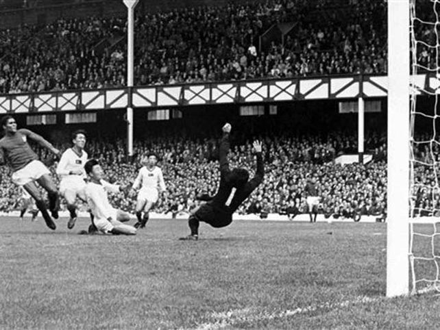 Falleció Eusebio, uno de los mejores futbolistas de la historia