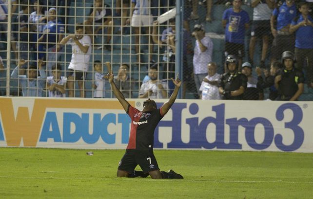 Newells sumó un punto en un partido que fue incierto hasta el final