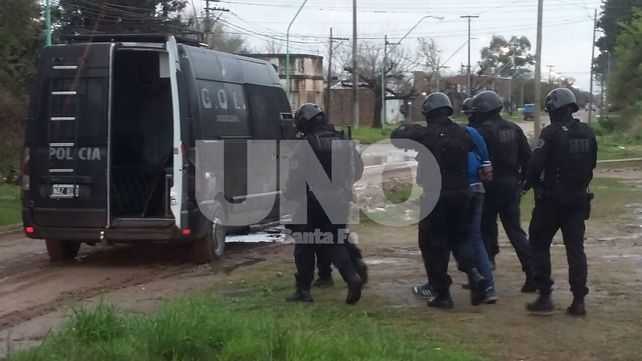 Los tres hombres fueron detenidos luego de un allanamiento en Santa Rosa de Lima&nbsp;