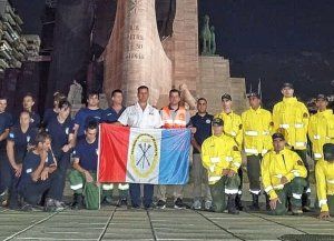 Con tecnología satelital y bombas de alta presión, Santa Fe envió 30 brigadistas para combatir los incendios forestales en Chubut