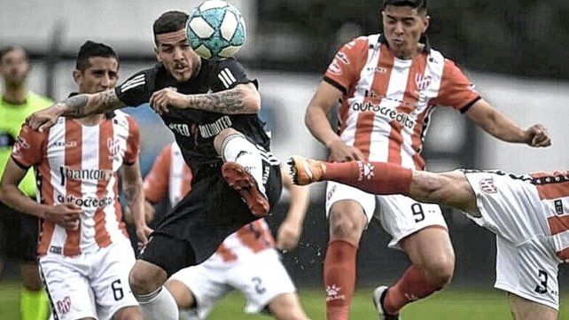 Instituto chocará ante el debutante Deportivo Riestra en el inicio de la Copa de la Liga.