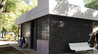 Los baños públicos del Borde Costero y Parque Urquiza de Paraná, abrirán de 9 a 2 de la mañana de viernes a domingo.