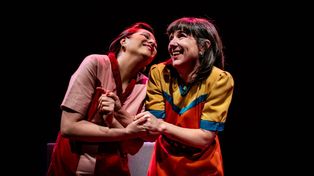 Vanina Piccoli e Inés Plebani protagonizan Casi un feliz reencuentro, que se puede ver este viernes en el Teatro del Rayo