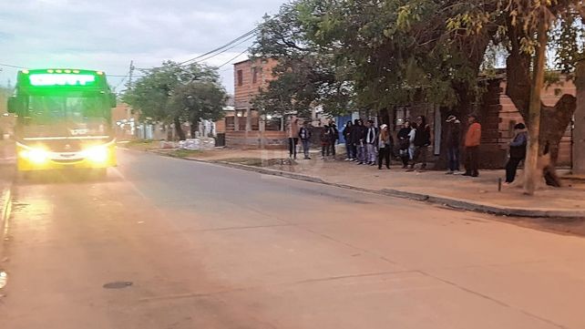 Por el violento robo a choferes de la Línea 13 Por el violento robo a choferes de la Línea 13