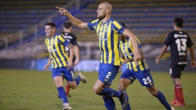 Festejo canalla. Ferreyra celebra el triunfo clásico.&nbsp;