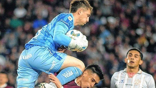 El árbitro Fernando Espinoza brindó sus consideraciones de porqué le cobró penal en contra a Unión.