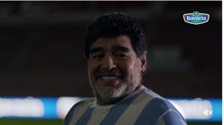 Maradona protagonizó un divertido comercial para una cerveza de Holanda