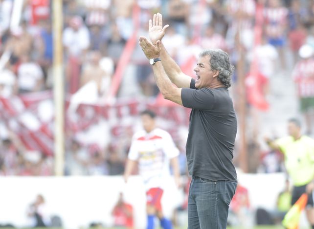 Cuffaro Russo le afirmó a este medio que estaba “con ganas de seguir” porque lo trataron “muy bien en el club”.  (Sebastián Suárez Meccia / La Capital)