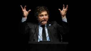 Milei sostiene su popularidad, aunque estudios de opinión pública advierten que la paciencia social se acorta.&nbsp;