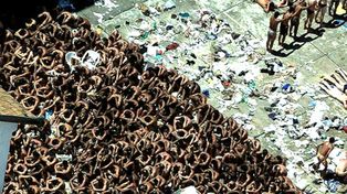 Condenas de 624 años a policías de Brasil por una masacre en una prisión