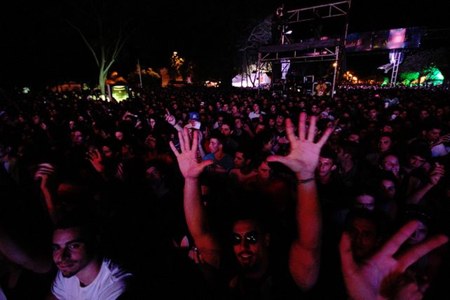 Miles de personas disfrutaron del comienzo de Música en el Río