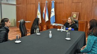 Susana Medina recibió a familiares de una joven asesinada