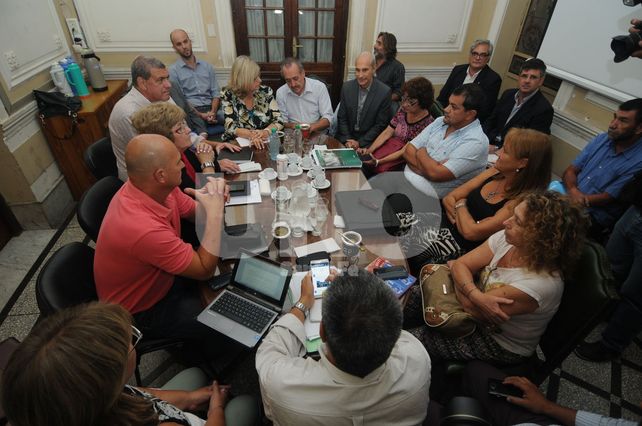 Sin respuesta. El gobierno provincial desoyó el pedido de los sindicatos de los docentes. Sin respuesta. El gobierno provincial desoyó el pedido de los sindicatos de los docentes.
