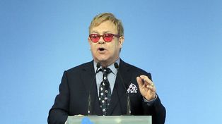 El Kremlin negó un diálogo entre Elton John y Putin por derechos de gays