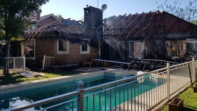 Discutió con su jefe, le chocó el auto y le incendió la casa
