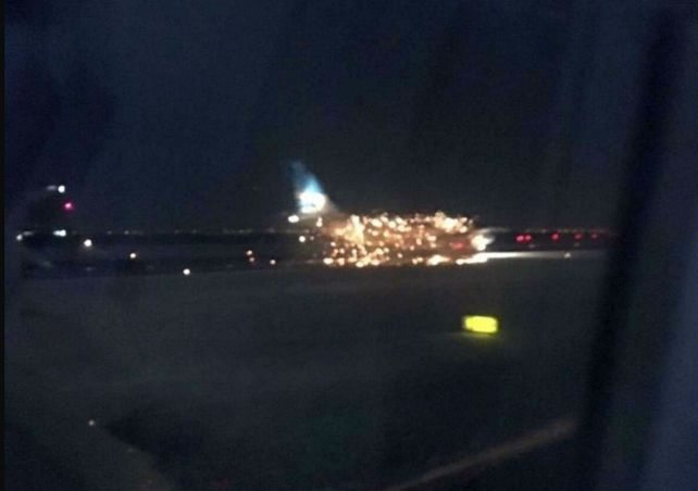 Susto. La aeronave retornó a su plataforma luego del incidente.