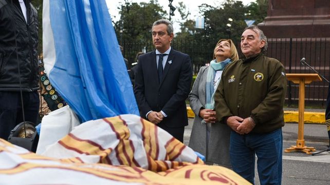 El intendente Pablo Javkin encabezó el acto en el parque Independencia.