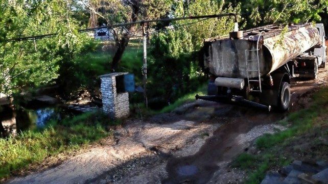 El agua para regar las calles de Crespo era sacada de arroyos con efluentes cloacales.